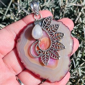 Gorgeous Unique Rainbow Moonstone & Solar Agate 2.5” Gemstone Necklace P…